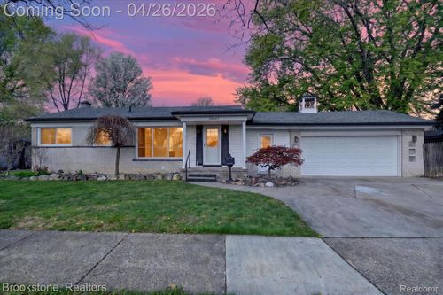29807 Champine St, Saint Clair Shores, MI, 48082-1671 | Card Image