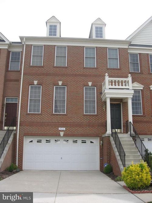 25226 Whippoorwill Ter, CHANTILLY, VA, 20152-6695 | Card Image