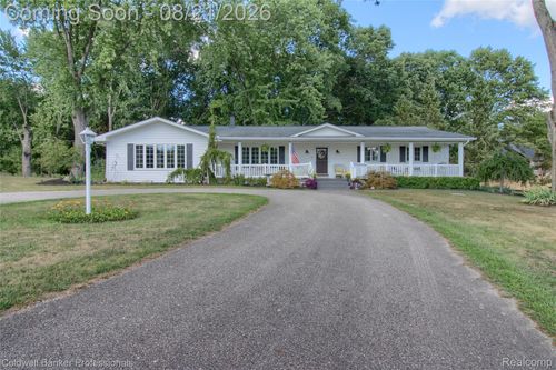 1500 Duff Ln, Milford, MI, 48381-2613 | Card Image