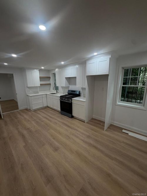 66 Buena Vista Ave, Yonkers, NY, 10701-3545 | Card Image