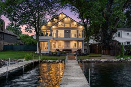 2807 Mckenzie Point Rd, Wayzata, MN, 55391-2734 | Card Image