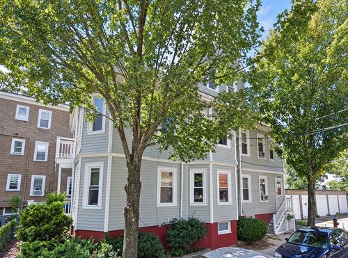 34 Holyoke Rd, Somerville, MA, 02144-3232 | Card Image