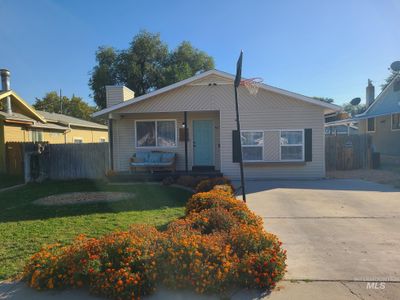 219 Elmore Ave, House other with 3 bedrooms, 2 bathrooms and null parking in Nampa ID | Image 1