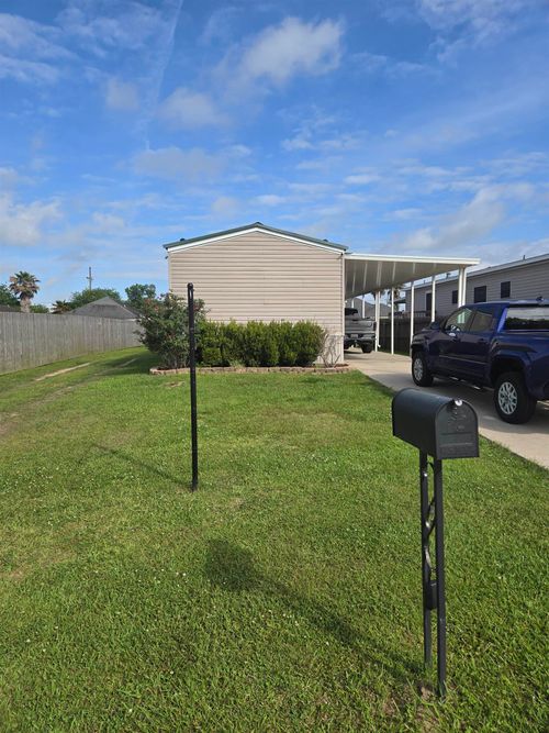 402 Sandi Dr, Patterson, LA, 70392-4158 | Card Image