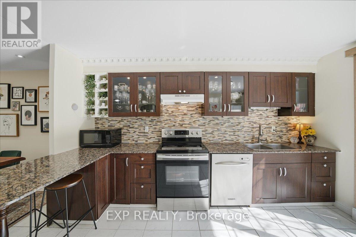 Residential in Mississauga (Applewood) 4