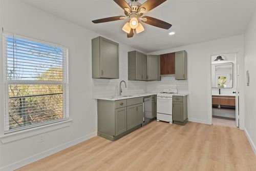 b-2409 Shropshire St, Fort Worth, TX, 76105-5239 | Card Image