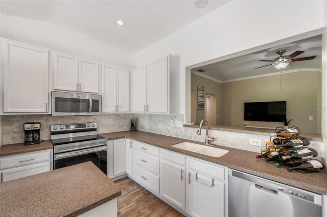 7103 Bridgeview Dr, House other with 3 bedrooms, 2 bathrooms and null parking in WESLEY CHAPEL FL | Image 12