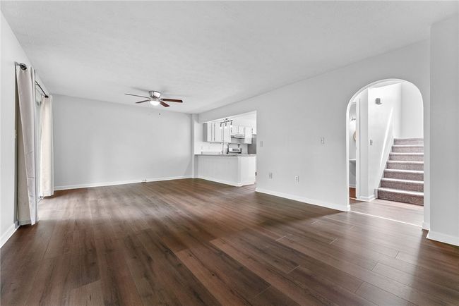 206 Mountain Dr, Townhouse with 3 bedrooms, 3 bathrooms and 2 parking in Carnegie PA | Image 4