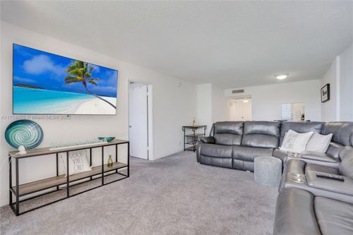 apt-334d-4502 Federal Hwy, Lighthouse Point, FL, 33064-6558 | Card Image