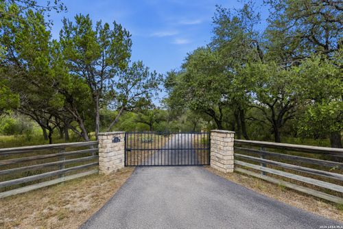 160 Creekwood Ct, Spring Branch, TX, 78070-3500 | Card Image