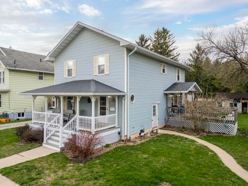 106 W 5th St, Sumner, IA, 50674-1107 | Card Image