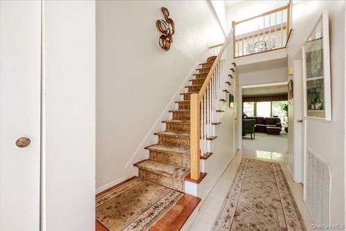 123 Terrace Ct, Woodbury, NY, 11797-3013 | Card Image