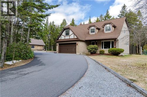 31 Sheila Ave, Saint John, NB, E2N1J6 | Card Image