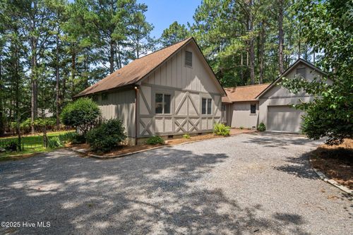 11 Apawamis Rd, Pinehurst, NC, 28374-9050 | Card Image