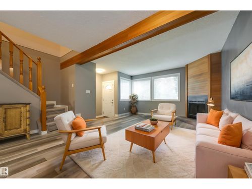 3526 42 Ave Nw, Edmonton, AB, T6L5C8 | Card Image