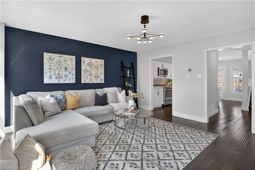 5135 Dryden Avenue, Burlington, ON, L7L6L3 | Card Image