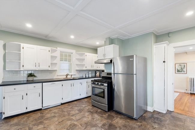 97 Mount Pleasant Ave, House other with 2 bedrooms, 2 bathrooms and 3 parking in Gloucester MA | Image 13