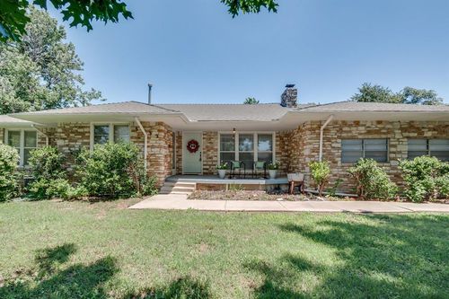 5932 N Grove Ave, Warr Acres, OK, 73122-7322 | Card Image