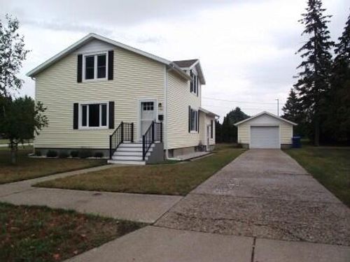 210 N Staffon St, Ludington, MI, 49431-1905 | Card Image