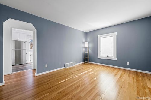 13787 Irene St, Southgate, MI, 48195-1835 | Card Image