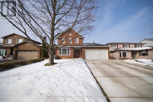 43 Flamingo Drive, Hamilton (Bruleville), ON, L9A4X6 | Card Image