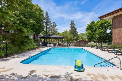 N85W15700 Ridge Rd, Menomonee Falls, WI, 53051-2980 | Card Image