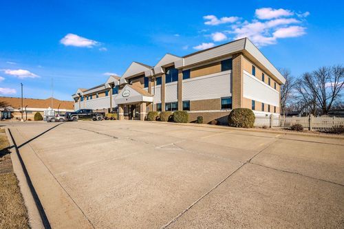 ste-7-757 S State St, Fairmont, MN, 56031-4438 | Card Image