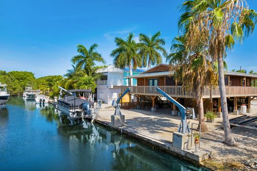22822 Buccaneer Ln, Cudjoe Key, FL, 33042-4246 | Card Image