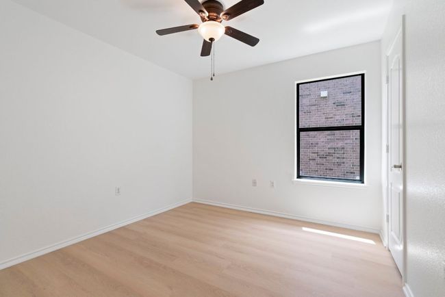 There's two versatile secondary bedrooms. | Image 15