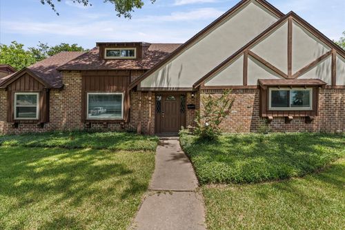 427 Whitecap Dr, El Lago, TX, 77586-5816 | Card Image
