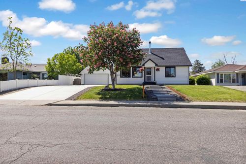 1833 Benson Ave, Prosser, WA, 99350-1548 | Card Image