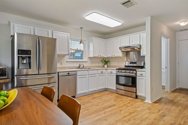 11710 Raymond C Ewry Ln, House other with 3 bedrooms, 3 bathrooms and 4 parking in Austin TX | Image 8