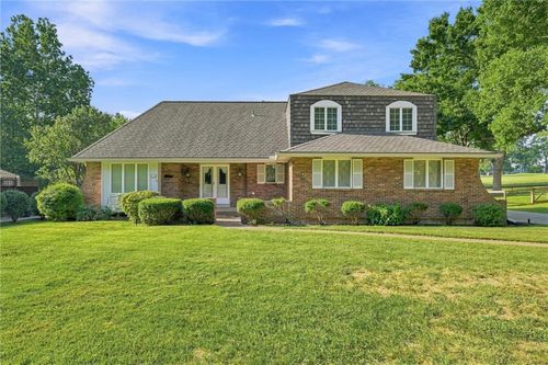 508 Nw Golfview Dr, Blue Springs, MO, 64014-1932 | Card Image
