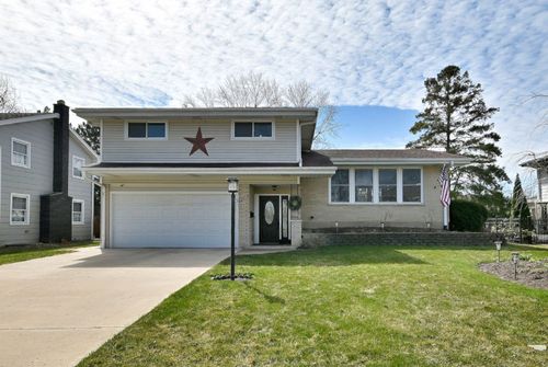 1303 E Ironwood Dr, Mount Prospect, IL, 60056-1441 | Card Image