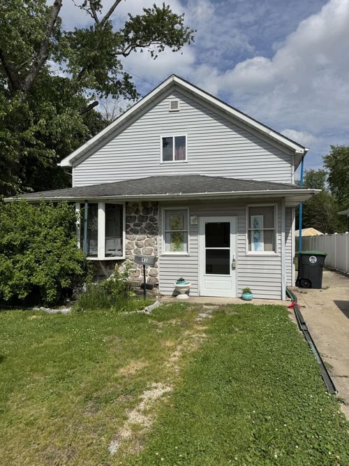 41 N Michigan Ave, Hobart, IN, 46342 | Card Image