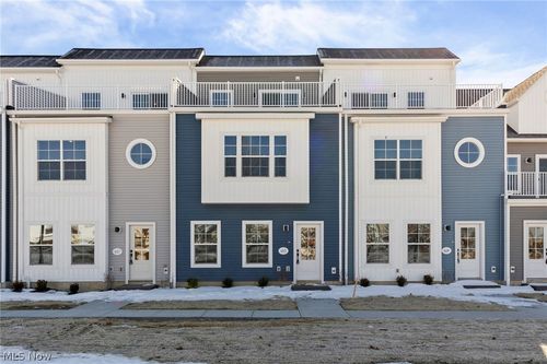 453 Harbor Ln, Lorain, OH, 44052 | Card Image