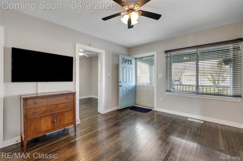 2040 Symes St, Ferndale, MI, 48220-1538 | Card Image
