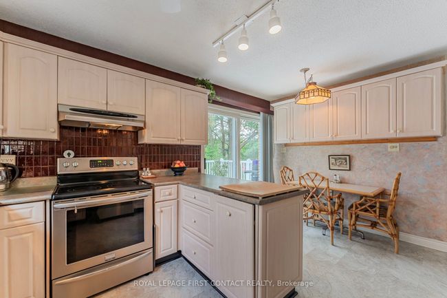 21 Pooles Rd, House other with 4 bedrooms, 3 bathrooms and 6 parking in Midhurst ON | Image 11