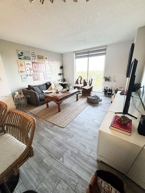 apt-703-3000 Coral Way, Coral Gables, FL, 33145-3235 | Card Image