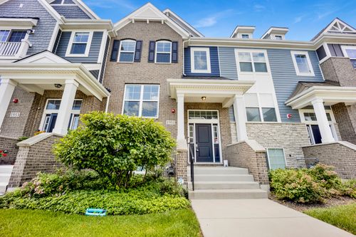 1951 Kingsley Cir, Northbrook, IL, 60062-5137 | Card Image