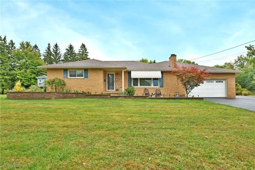 527 Cynthia Dr, Campbell, OH, 44405-1410 | Card Image