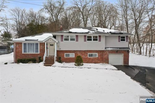 27 Viewpoint Rd, Wayne, NJ, 07470-3424 | Card Image