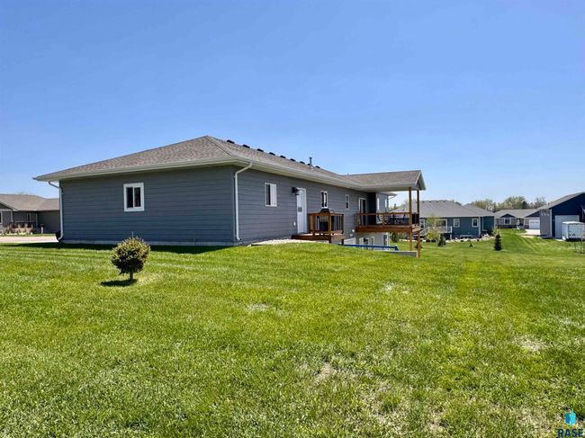 1403 Bitterroot Rd, House other with 5 bedrooms, 4 bathrooms and null parking in Dell Rapids SD | Image 8