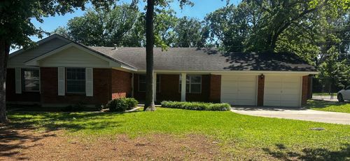 2202 Foxcroft Cir, Denton, TX, 76209-7820 | Card Image