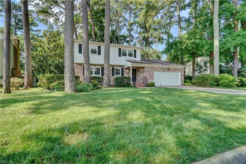 60 Carriage Hill Dr, Poquoson, VA, 23662-1442 | Card Image