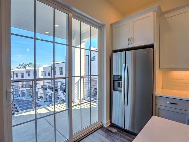 155 Devore Rd, Condo with 2 bedrooms, 1 bathrooms and 1 parking in Alpharetta GA | Image 13