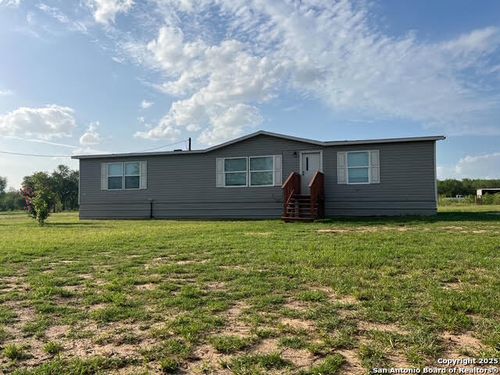 352 County Road 741, Yancey, TX, 78886-2201 | Card Image