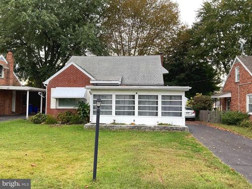 240 Edgewood Rd, YORK, PA, 17402-3008 | Card Image