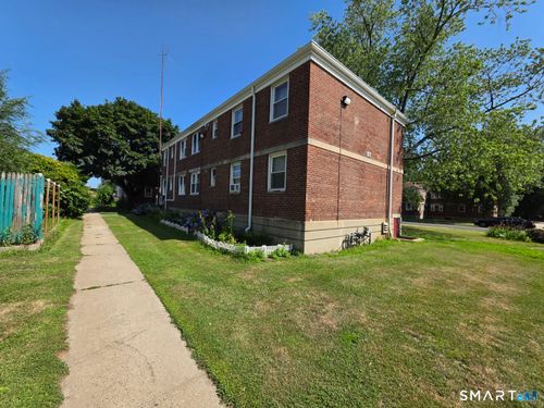23-744 Canaan Road Road, Bridgeport, CT, 06610 | Card Image