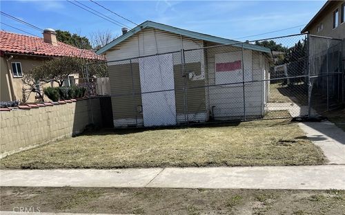 717 Oak Ave, Greenfield, CA, 93927-5645 | Card Image